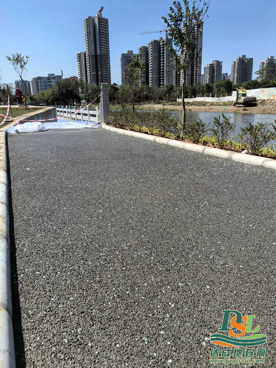中山透水混凝土路面（滿天星）施工效果！