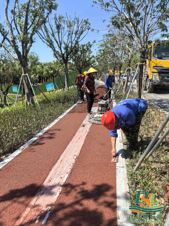 廣州濱海公園透水混凝土路面施工現(xiàn)場來啦！